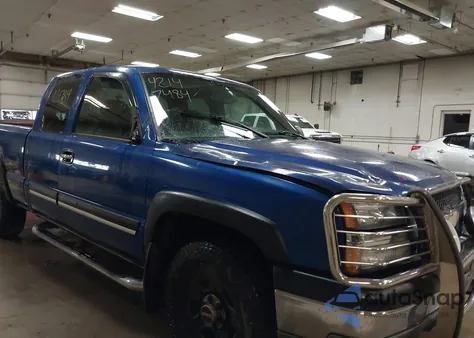 2004 Chevrolet Silverado 1500 Z71 z USA, uszkodzony, nr VIN 2GCEK19TX41270253